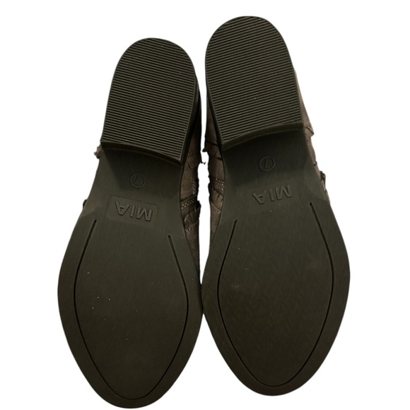 MIA Mabel ruffle Charcoal Gray Ankle Boots - Picture 9 of 10